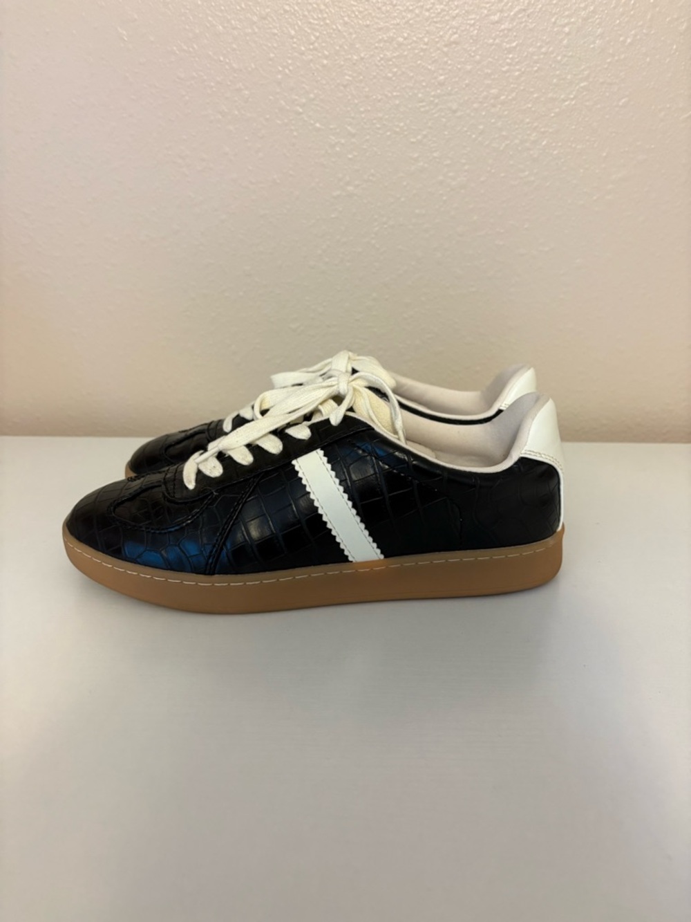 Women’s Black Croc-Texture Sneakers with White Stripe